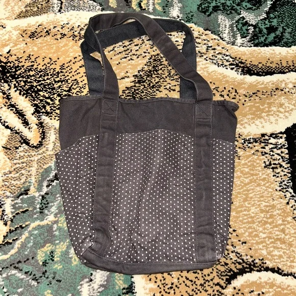 Go-To Tote - Picture 2 of 6